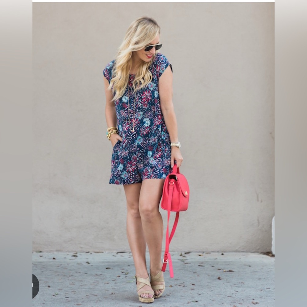 EUC Fireworks Romper! Sooo cute for the 4th of July 🧨 size small